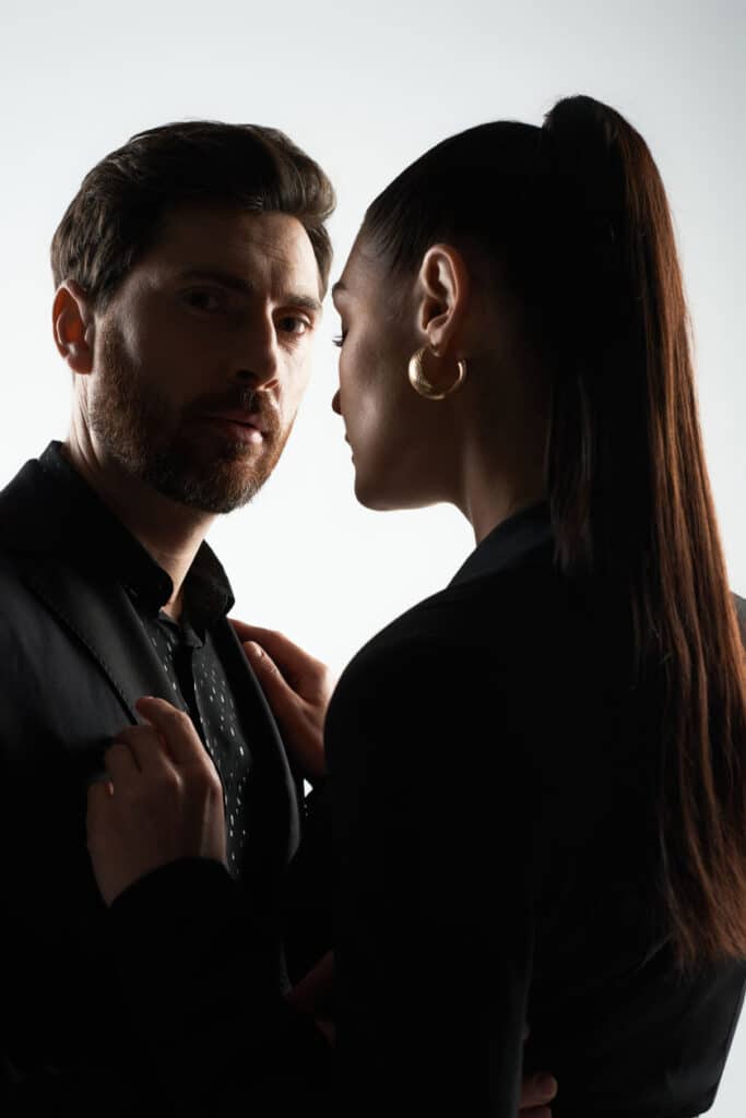 Warum Frauen dazu neigen, Männer, die es gut mit ihnen meinen, in die Freundschaftszone zu stecken 4 Echte Freundschaft verschwindet nicht in dem Moment, in dem Romantik vom Tisch ist.